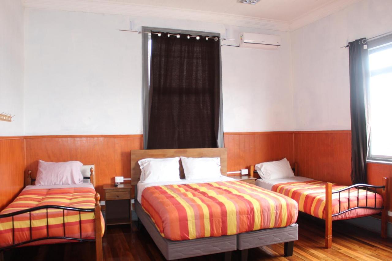 Hostal Capricho De Carlitos Valdivia Exterior photo