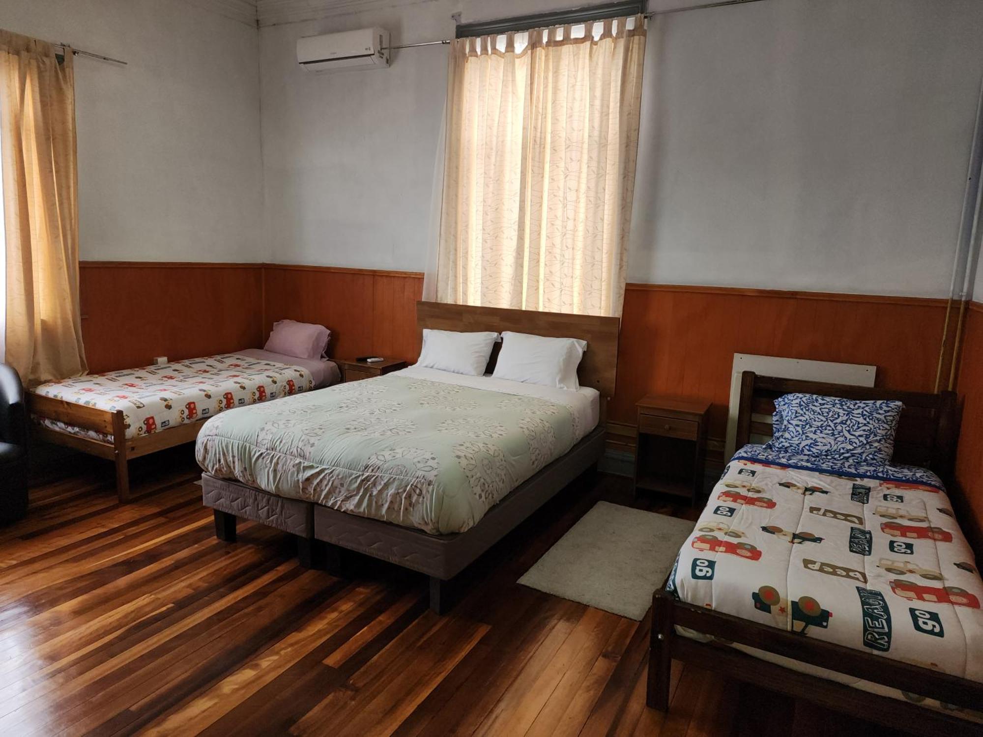 Hostal Capricho De Carlitos Valdivia Room photo