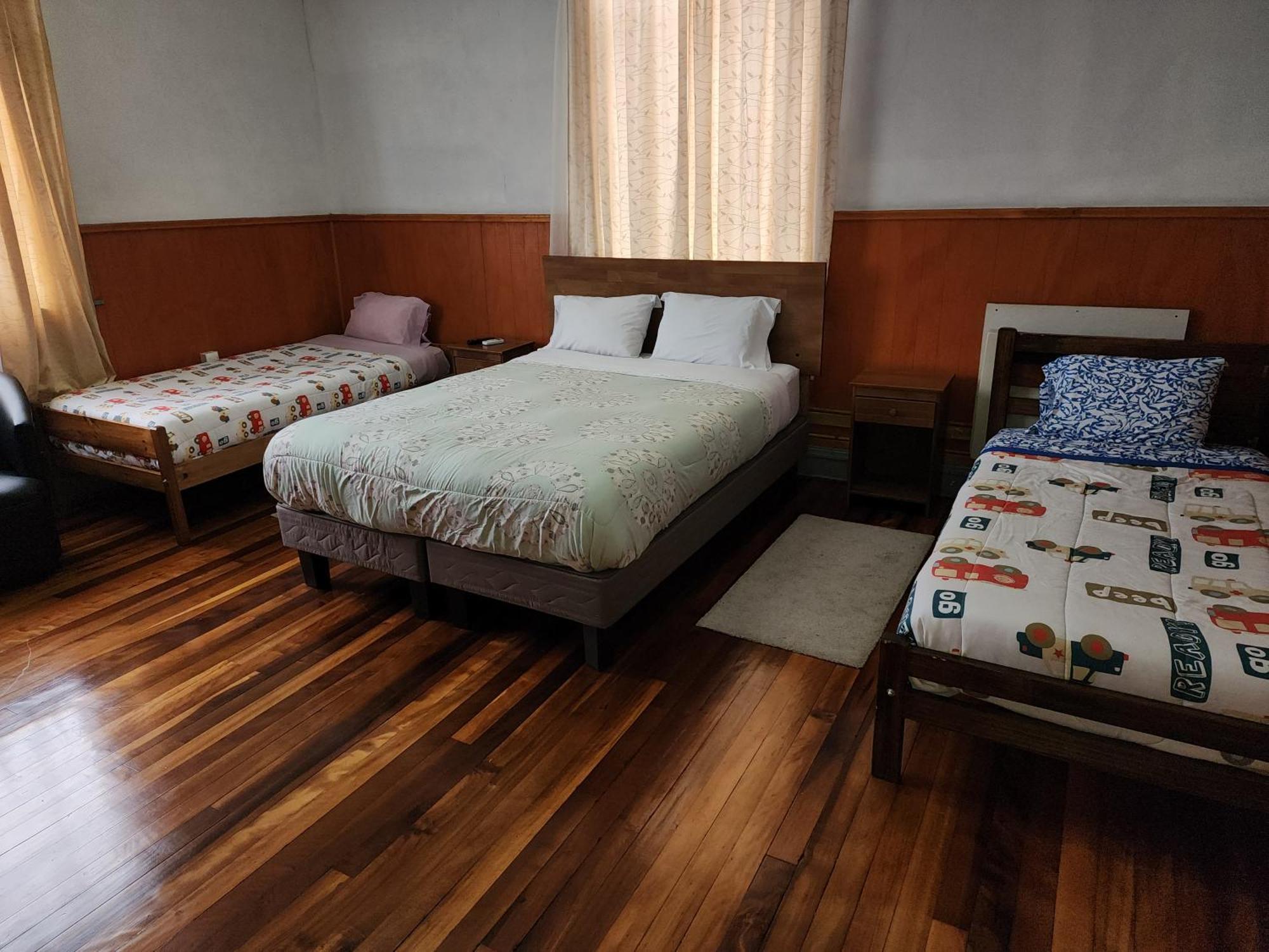 Hostal Capricho De Carlitos Valdivia Room photo